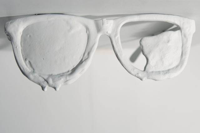 Terence KOH Untitled 13 (A Tiny Radio, A Small Plate of Shit, A Broken Pair of Glasses), 2008